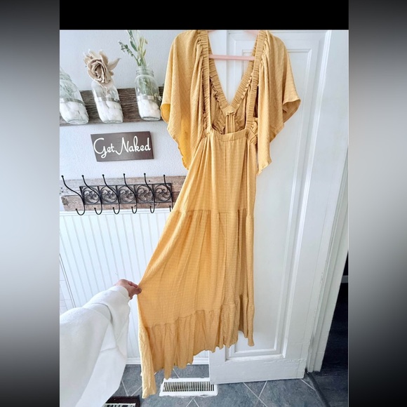 Elegant Yellow Maxi Dress - Picture 8 of 8